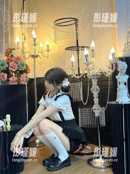 Xiuren秀人网 - 多样化的妆容与风格：在线观看呆呆的瑞BB修女写真合集