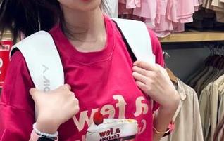 Xiuren秀人网 – 周于希Sally空姐写真大赏，精选图库展现她的优雅与活力