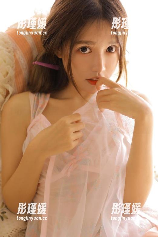 Xiuren秀人网 - 黑丝美腿之美：周于希Sandy的精致写真图片合集