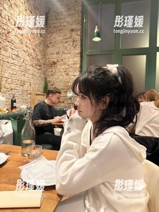 Xiuren秀人网 - 周于希Sandy甜心写真资源来袭，快来免费欣赏她的魅力！