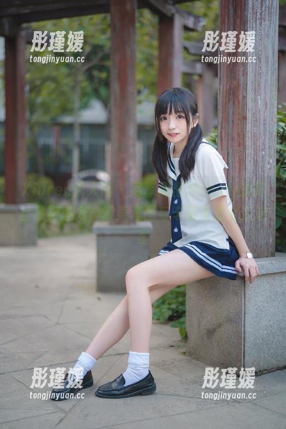 Xiuren秀人网 - 尽享周慕汐fairy的黑丝吊裙魅力，唯美套图与丰富资源全在这里