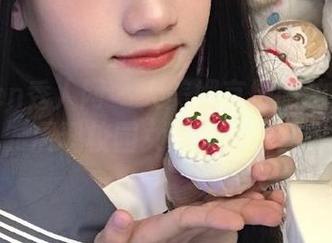 Xiuren秀人网 – 大美媚京校服拍摄合集，展现校园女孩的优雅图包
