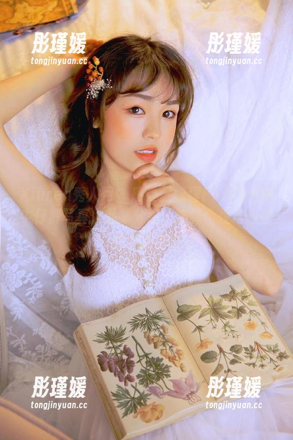 Xiuren秀人网 - 感受孟狐狸FoxYini的牛仔裤写真作品集分享，演绎个性与自信的生活态度