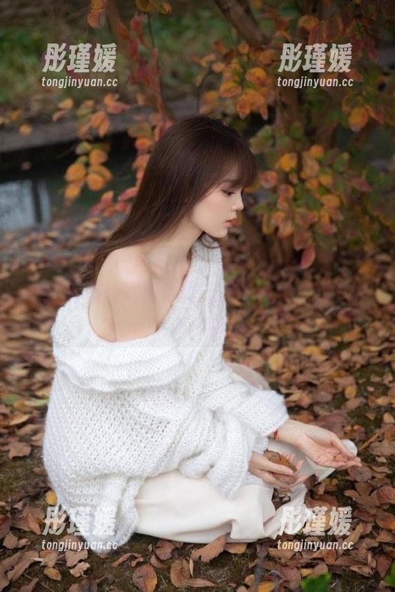 Xiuren秀人网 - 小泡芙winna的旗袍秀：高清照片展现传统服饰的雅致之美与动人风情