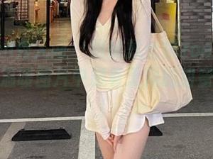 Xiuren秀人网 – 跟随戴允祺zoe的蕾丝写真，温暖图片中藏着无限的甜蜜与温情！