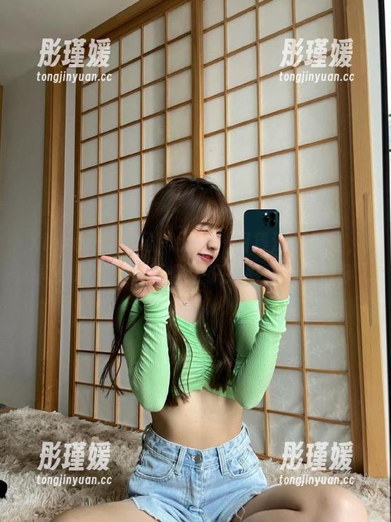 Xiuren秀人网 - 无圣光图集深入探讨，抖娘利世灰丝带你认识摄影背后的故事