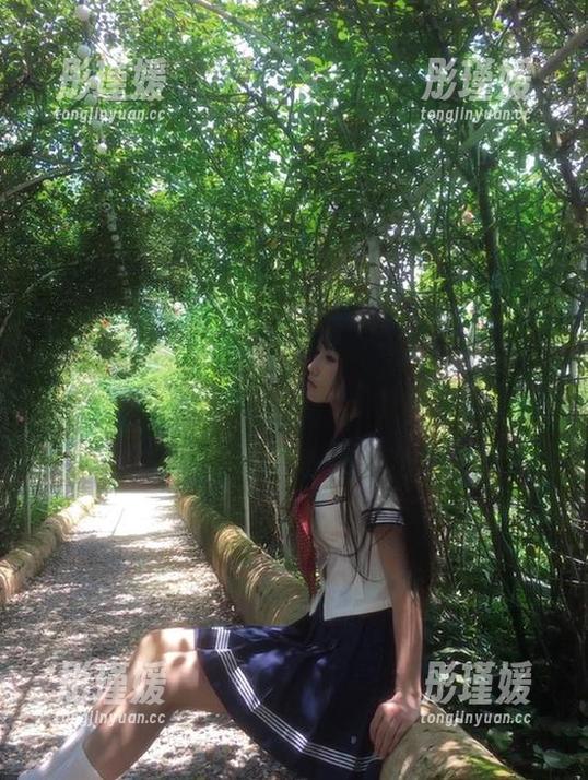 Xiuren秀人网 - 一窥杜花花职业装写真，无圣光原图中的真实与美