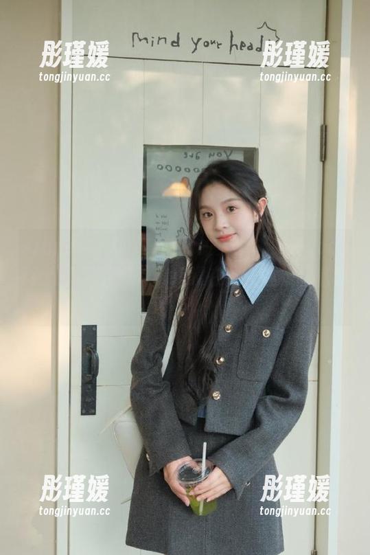 Xiuren秀人网 - 美丽如梦，林文文yooki女仆写真作品让你沉浸在优雅的视觉盛宴中