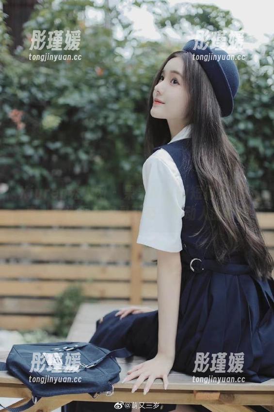 Xiuren秀人网 - 果果Nikki短裙主题写真，高清图片记录下每一个动人的瞬间