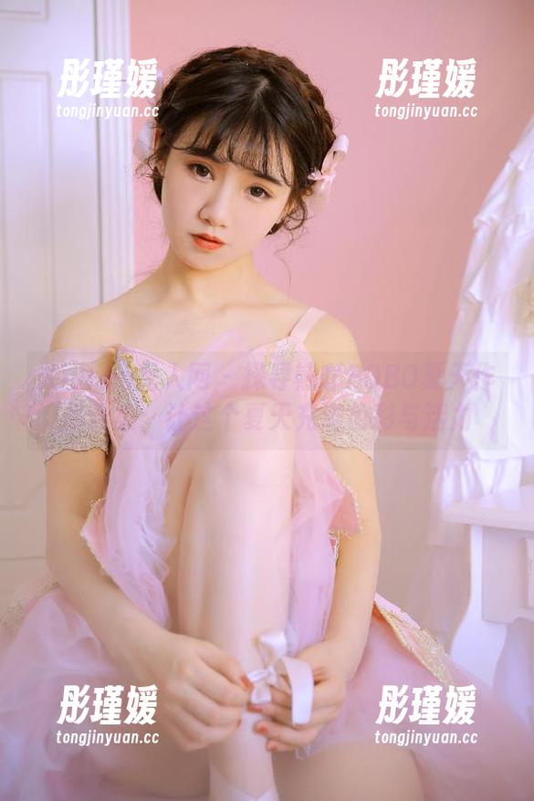 Xiuren秀人网 - 探寻熊吖BOBO夏天作品合集：让这个夏天充满色彩与活力