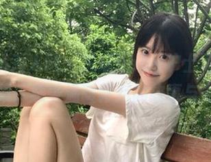Xiuren秀人网 – 瑶瑶baby护士写真原图合集：感受温暖背后的故事与力量