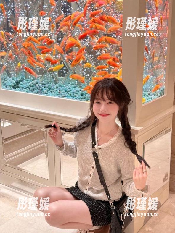 Xiuren秀人网 - 黑丝下的轻盈舞步，金幼汐Vivian写真作品如诗如画般动人！
