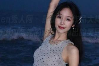 Xiuren秀人网 – 最新写真作品大揭秘，雨儿baby与她的眼镜碰撞出的美丽视觉盛宴！