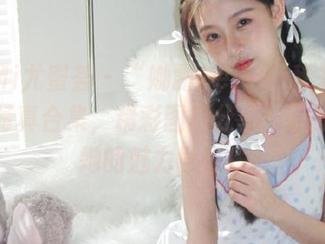 YouMi尤蜜荟 – “娜露Selena秘书”的完美写真合集，精彩图片分享，带你进入她的魅力世界！