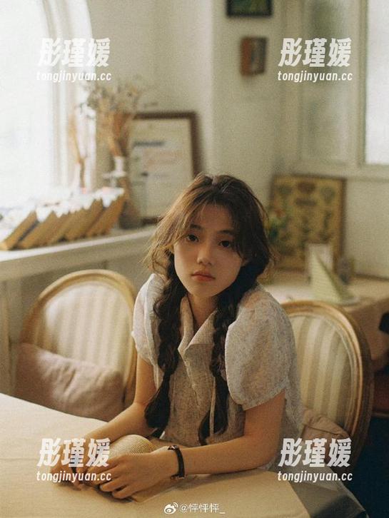 ZinieQ的私房图包：Hololive兔田佩克拉的甜美与俏皮一网打尽