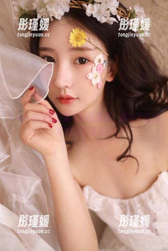 ZinieQ厨娘的绝美套图资源，绝对不容错过的视觉盛宴！