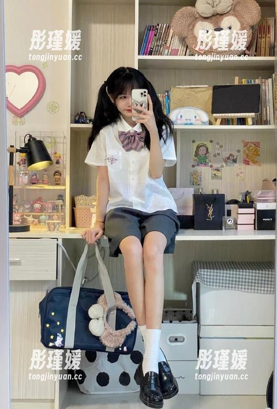 beautyleg - 精选图库：Lucy温柔写真艺术，带你体验细腻的情感瞬间