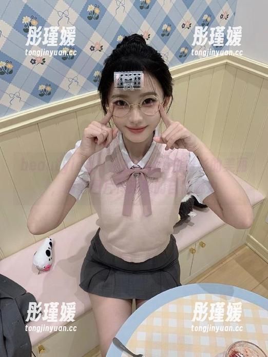beautyleg - 捕捉Unap白衬衫的美丽，精选图片传递她的自信魅力