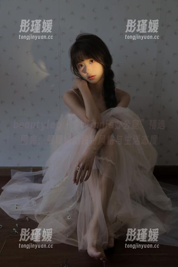 beautyleg - “Winnie办公室”精选图库：展现她的独特风格与生活态度