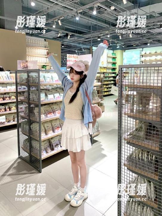 beautyleg - Zoey短裙私房美图，记录下她独特风格与瑰丽青春的美丽瞬间