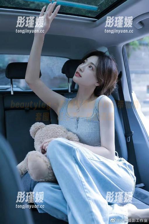 beautyleg - 突破常规的小玲吊带私拍套图，感受不一样的美感