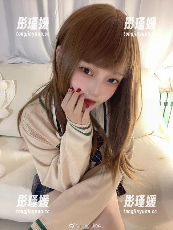 eloise软软白旗袍精美合集，快来下载这些令人心动的写真作品