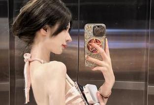 partycat轰趴猫 – 欣赏可乐Vicky的水手服写真：原图和套图带你领略她的风采