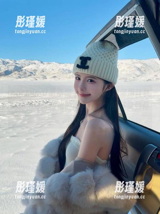 partycat轰趴猫 - 看艾小青如何用丝袜勾勒出令人惊艳的图片作品，保证笑到停不下来！