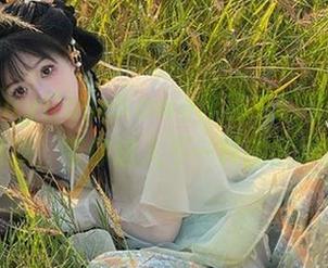 puypuyHanekawa作品中的奇幻cos资源，带你进入不一样的世界！