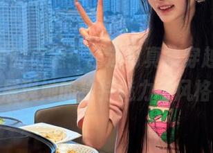 yui金鱼的贞德：精选写真集穿越时间，展现她的独特魅力与风格