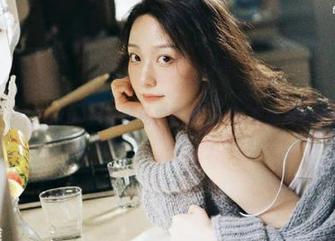 走进サク(saku)修女的私拍世界，细腻套图展现多面魅力