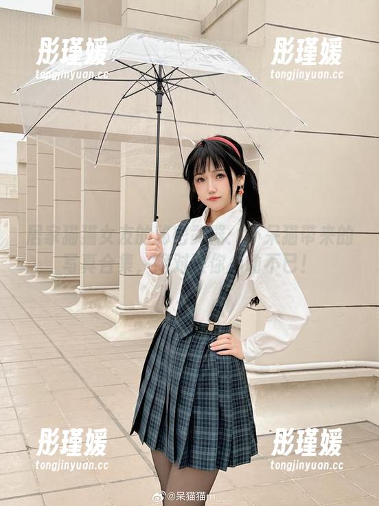 居家猫猫女友的秘密武器：不呆猫带来的写真合集，绝对让你心动不已！