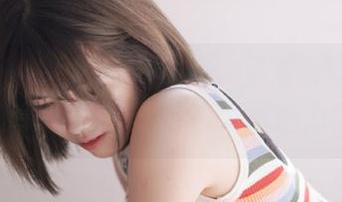 丽柜 – AMY女神的微笑：芬芳瞬间的图集分享，陶醉于她的无尽魅力！
