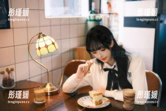 丽柜 - 走近伊园的妹妹：精彩写真资源尽在图库中