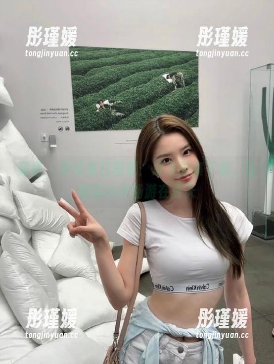 丽柜 - 梦幻夏日再现：凌凌图集下载，让你的心灵畅游在夏天