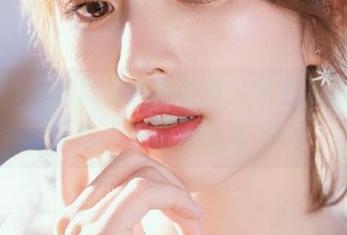 丽柜 – 一起欣赏小熊的夏日私拍作品，真正的“视觉清凉剂”！