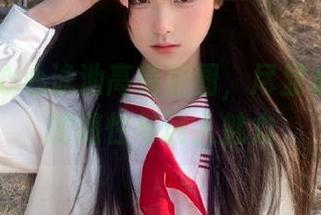 丽柜 – 心心泳池高清原图，尽显水中风情的随性与迷人魅力