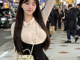 丽柜 – 心心私拍资源分享：兔子和心心之间的互动瞬间，独家写真展现