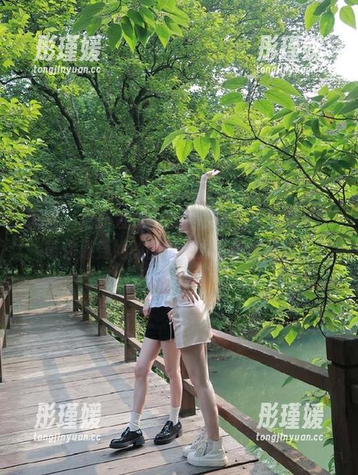 丽柜 - 最新发布！柒柒的厨娘写真照片，带你感受她的甜美魅力与厨艺风采！