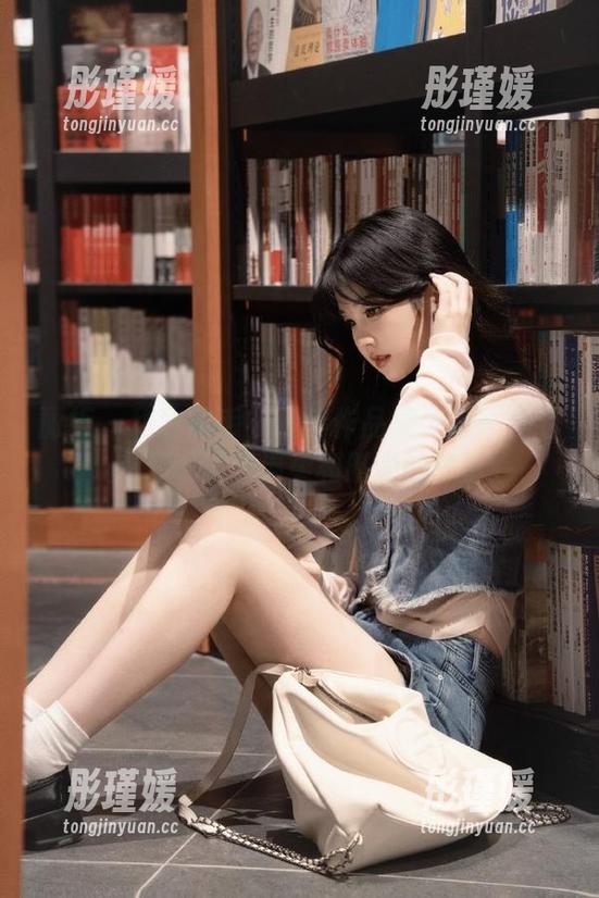 丽柜 - 甜甜的毛衣精选作品集：每一件毛衣都讲述着温柔和时尚的故事