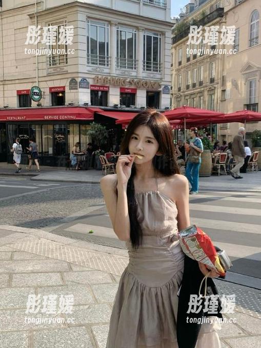 丽柜 - 在甜甜的私房瑜伽作品中，仿佛看到了别样的生活！