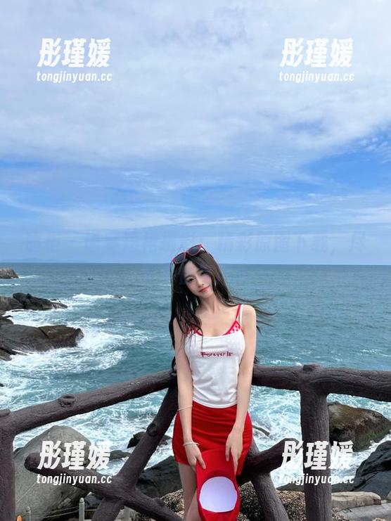 丽柜 - 语寒短裙摄影：精彩原图下载，尽显个性与风尚