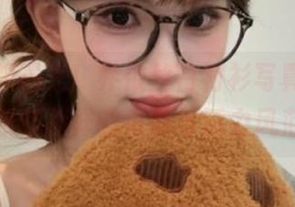 最新资源曝光！乔依丝白衬衫写真，带您领略别样的青春与活力风范