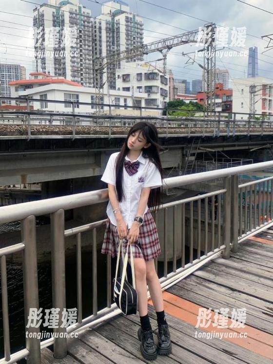 快来观看九柒喵代表作《圣路易斯LuxuryHandle》的原图，享受奢华与艺术的融合