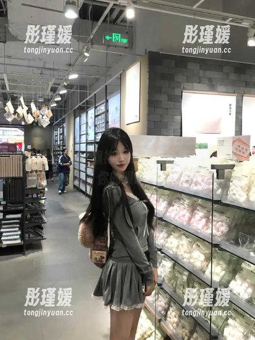 二阶堂宅绘子旗袍丝袜美图合集，笑到抽筋的同时，你的眼睛要接受挑战！