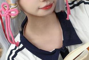 沉浸于伊喵君_Nya的精彩图包，观看明日方舟巫恋的独特视觉盛宴！