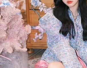 克拉女神 – 孟君制服美图全新合集：唯美瞬间，不容错过的视觉盛宴