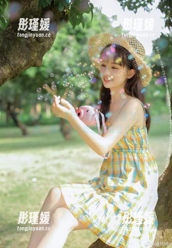 克拉女神 - 沉迷于珊珊的浴室图包：无圣光、美丽与戏谑的完美结合！