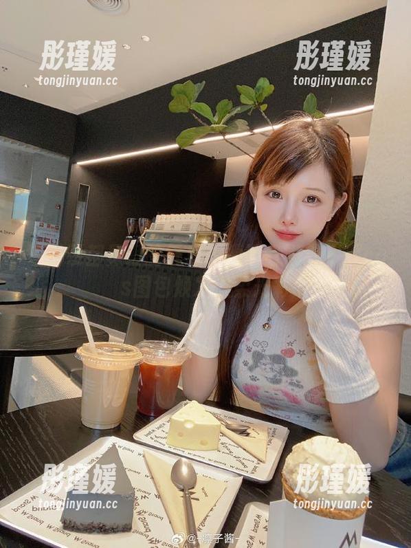 每一缕都是爱的气息：凛子酱婚纱主题cos图包焕发温柔光彩