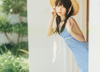发条少女yoki全套写真走红：豹纹睡衣里藏着你的笑点和裙子！